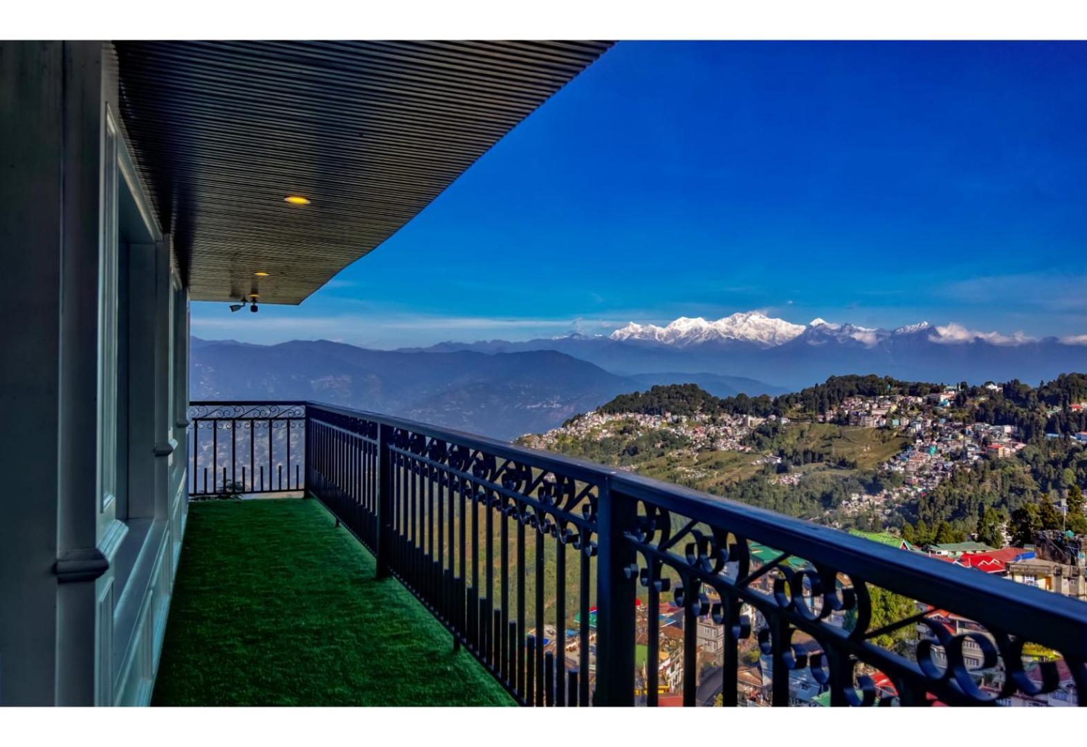 The West Gate Posada By Summit Darjeeling  Exterior photo